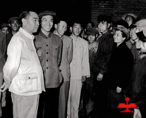 1959年毛澤東同志親切接見全國著名勞動(dòng)模范、鞍鋼老英雄孟泰
